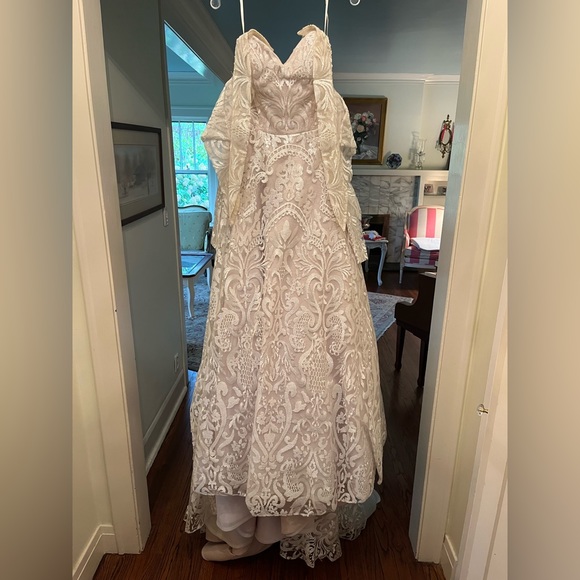 STYLE 6900 MARSDEN
HAYLEY PAGE WEDDING GOWN - Picture 3 of 9